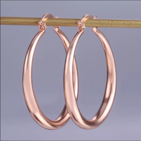 New Women’s 1.5 Round Hoop Rose Gold Earrings - Picture 2 of 2